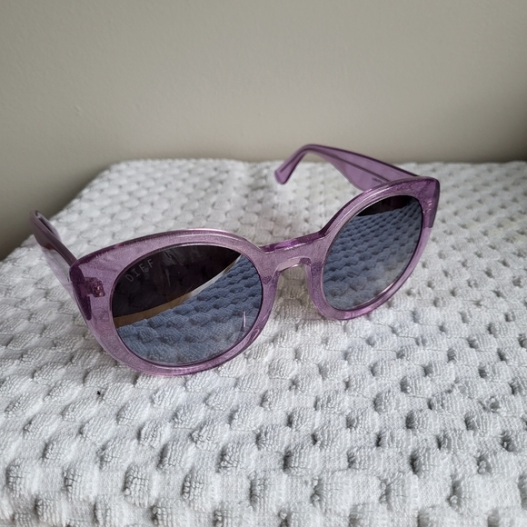 Diff Eyewear Accessories - Diff / Clear lavender AT-TB37P sunglasses with reflected tint and polarized.